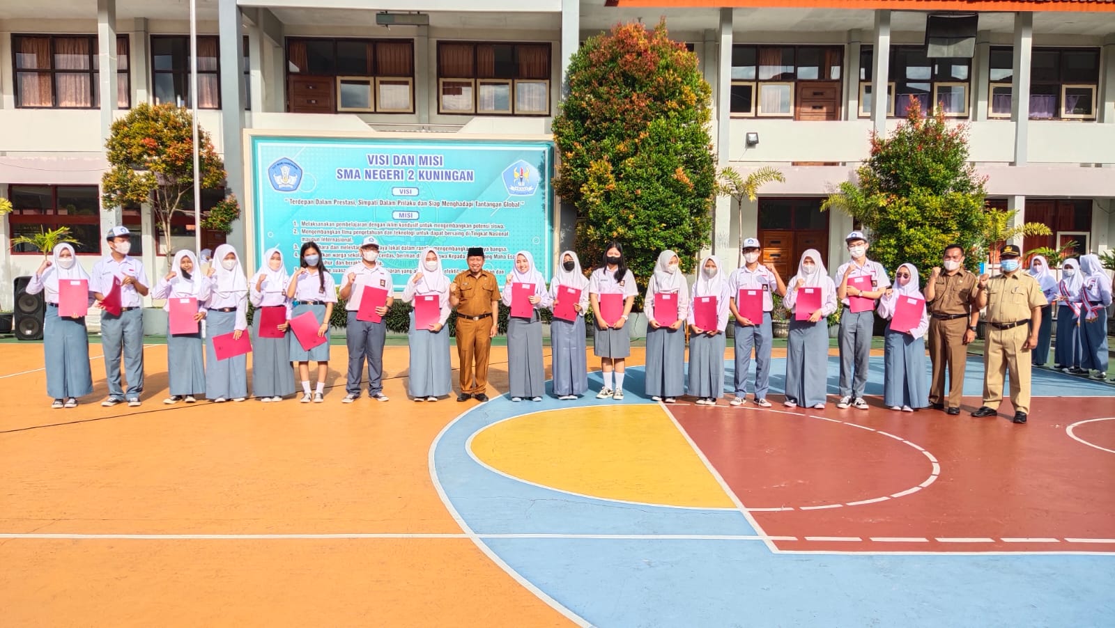 SMANDA SIMPATI dan PRESTASI SMANDA SIMPATI dan PRESTASI