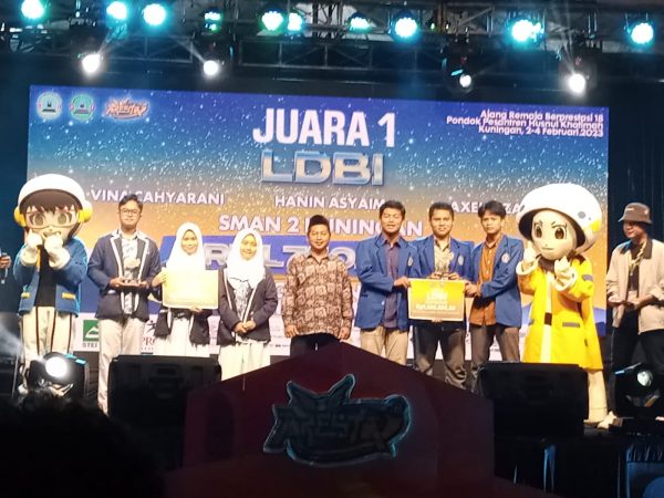 Juara 1 Lomba Debat Bahasa Indonesia