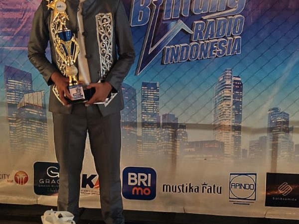 Juara 2 Putra Bintang Radio Indonesia